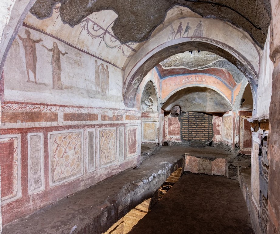The cryptoporticus is one of the oldest sections of the catacomb.