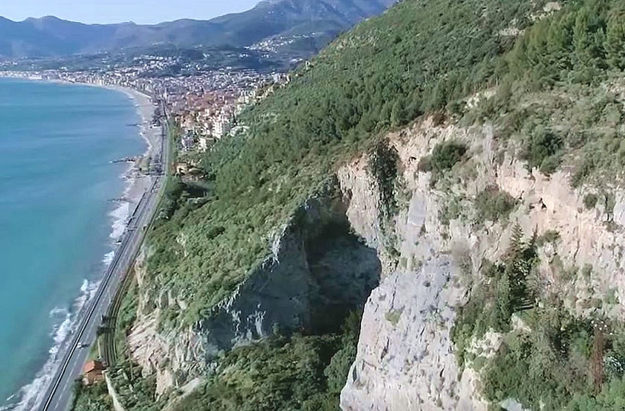 View of the Cave of the Candid Arenas