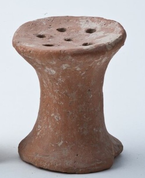 Roman-era acerra, Civic Archaeological Museum, Padria (Sassari), Italy. Over time, its design evolved into cylindrical forms (pissides or thymiateria) used in churches.